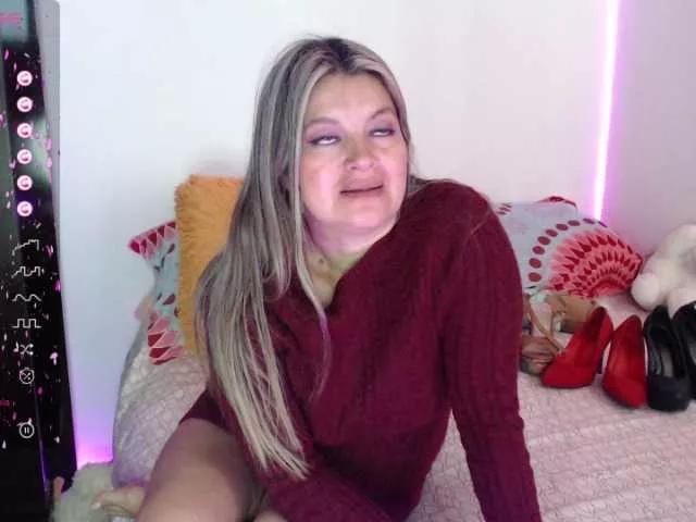 alanna-mackenziee on BongaCams 