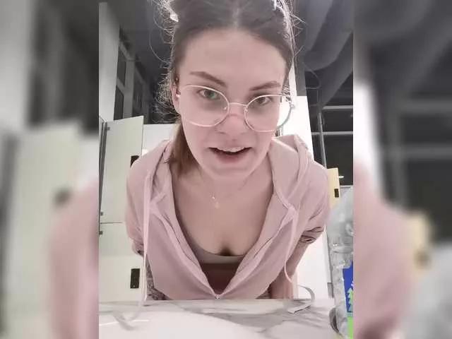 angelicGlasha on BongaCams 