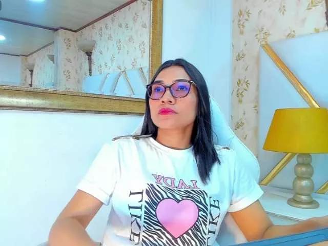 Offline CamiHoffman on BongaCams