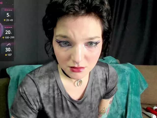 Cutemetalgoddess on BongaCams 