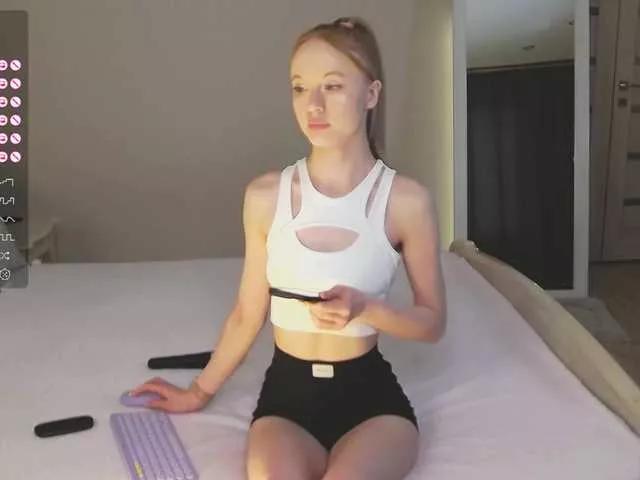 CuteShine on BongaCams 