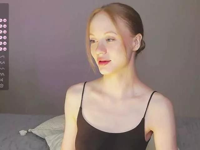 CuteShine on BongaCams 