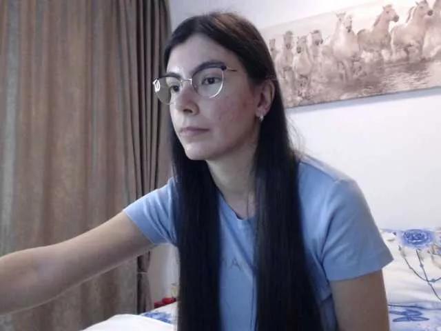 Elinor21 on BongaCams 