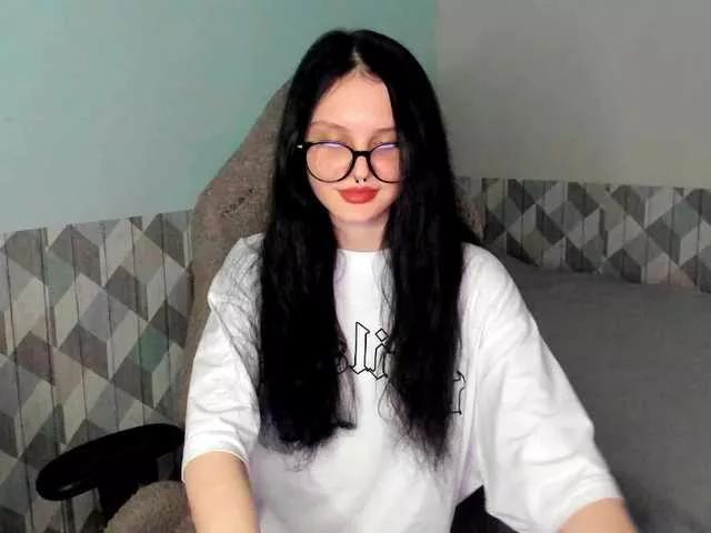 Hi-Kitti on BongaCams 