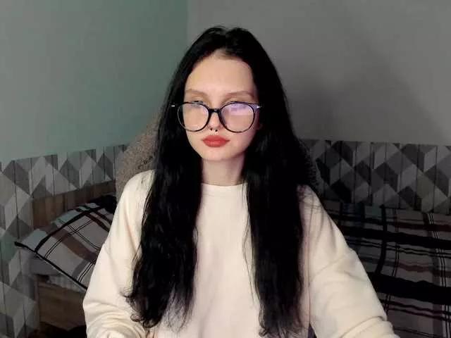 Hi-Kitti on BongaCams 