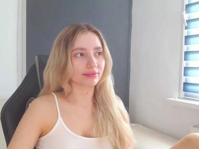 NovakNicole on BongaCams 