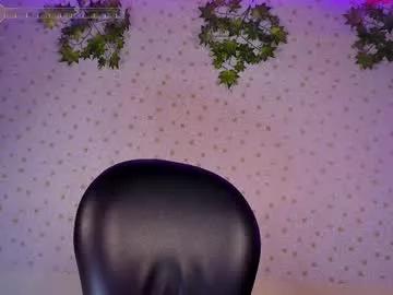 lunacandyy1323 on Chaturbate 